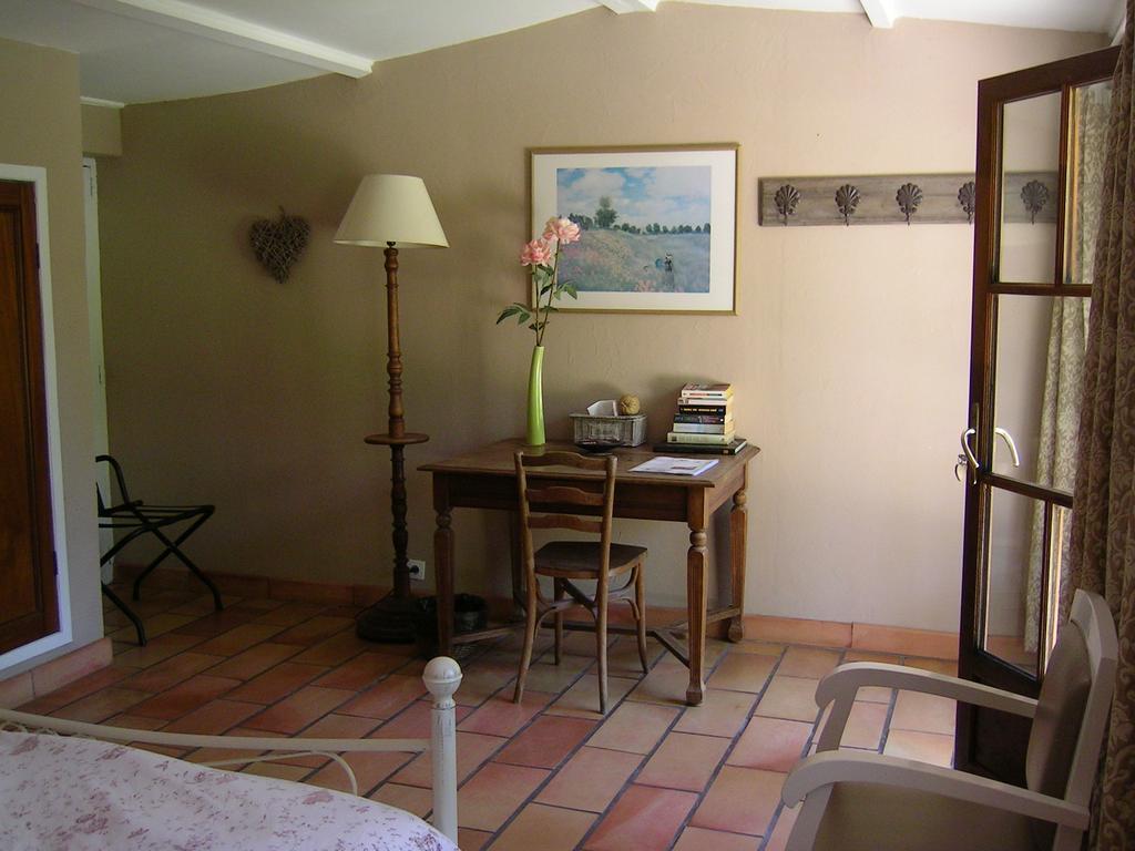 Bed and Breakfast Mas La Provence LʼIsle-sur-la-Sorgue Pokój zdjęcie