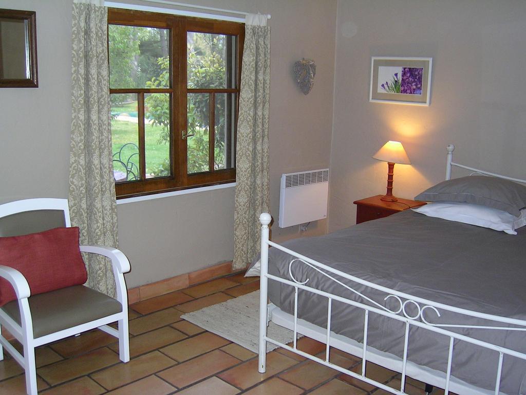 Bed and Breakfast Mas La Provence LʼIsle-sur-la-Sorgue Pokój zdjęcie